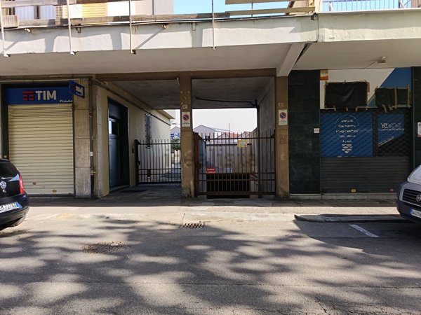 box auto in vendita a Collegno in zona Leumann