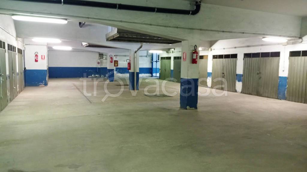 box auto in vendita a Collegno in zona Leumann