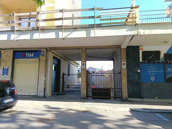 box auto in vendita a Collegno in zona Leumann