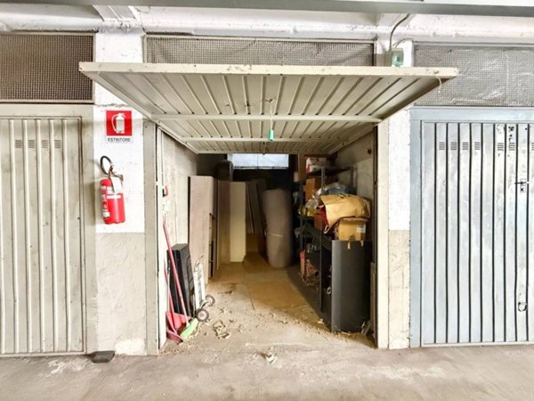 box auto in vendita a Collegno in zona Leumann