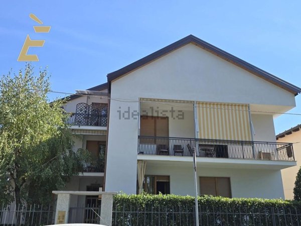 appartamento in vendita a Collegno in zona Leumann