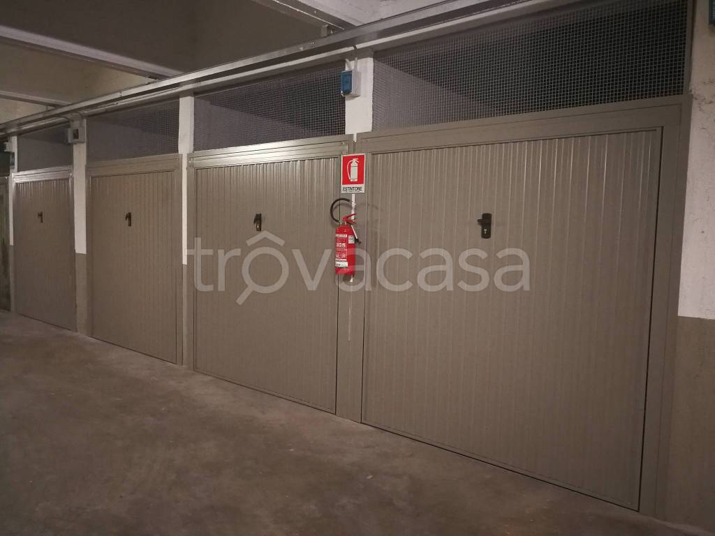 box auto in vendita a Collegno in zona Leumann