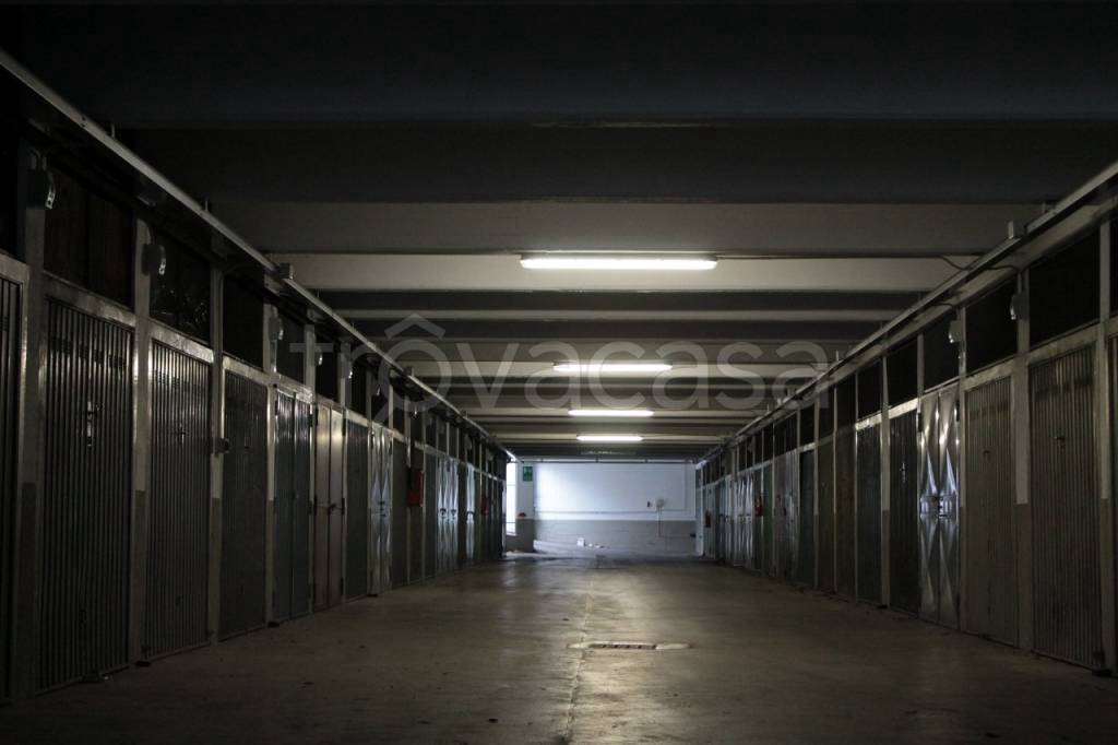 box auto in vendita a Collegno in zona Leumann