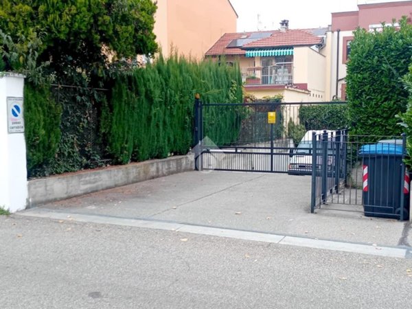 box auto in vendita a Collegno in zona Leumann