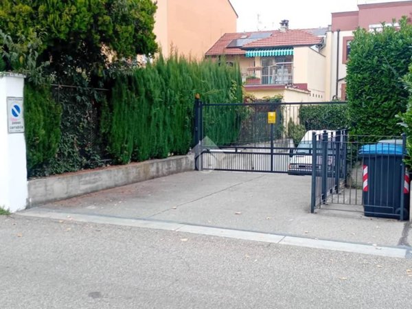 box auto in vendita a Collegno in zona Leumann