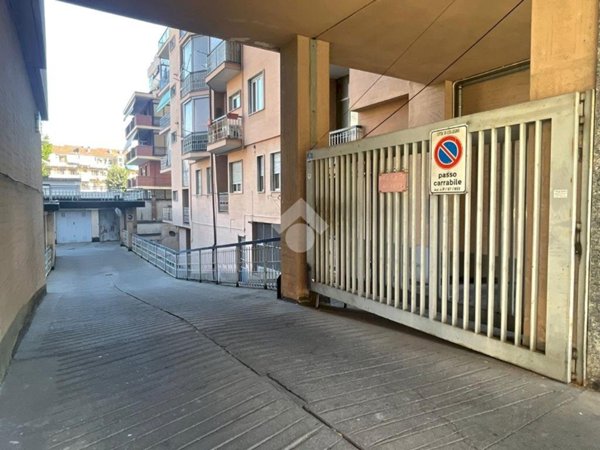 box auto in vendita a Collegno in zona Leumann