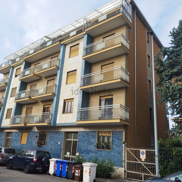 appartamento in vendita a Collegno in zona Leumann