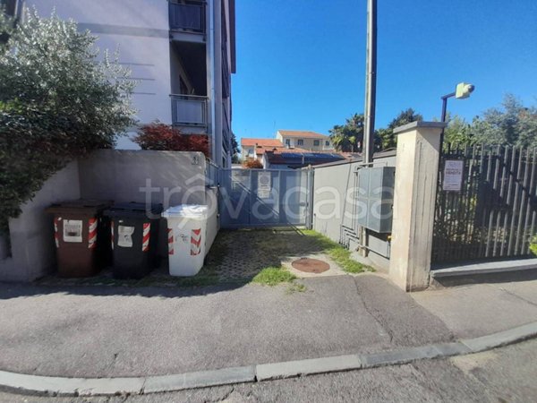 box auto in vendita a Collegno in zona Leumann