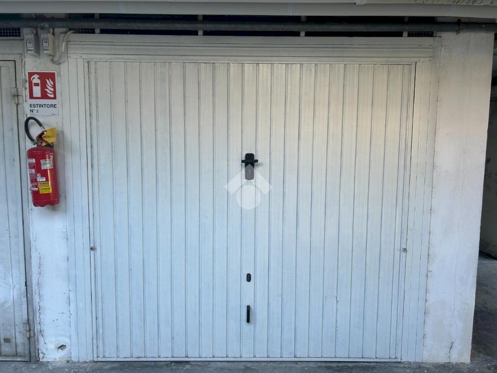 box auto in vendita a Collegno in zona Leumann