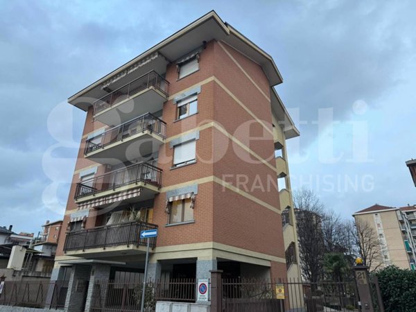 box auto in vendita a Collegno in zona Leumann