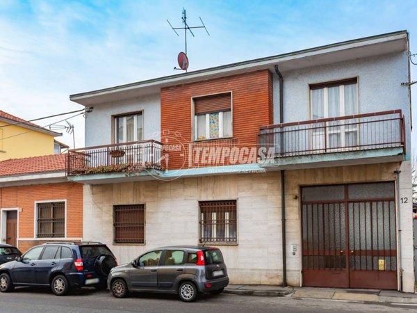 appartamento in vendita a Collegno in zona Leumann