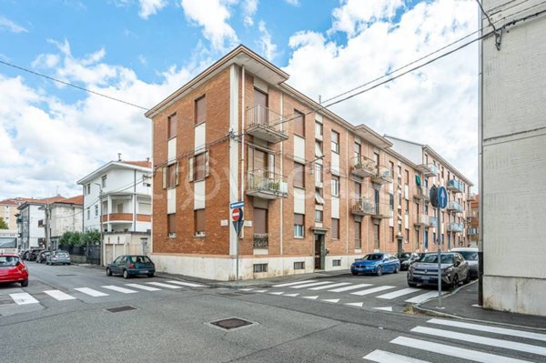 appartamento in vendita a Collegno in zona Leumann