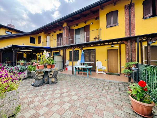 casa indipendente in vendita a Collegno in zona Savonera