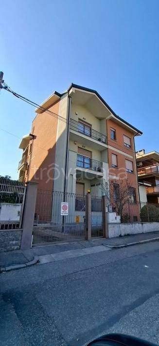 appartamento in vendita a Collegno in zona Leumann