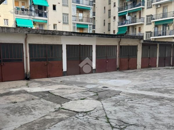 box auto in vendita a Collegno in zona Leumann