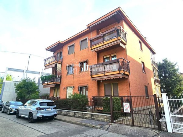 appartamento in vendita a Collegno in zona Leumann