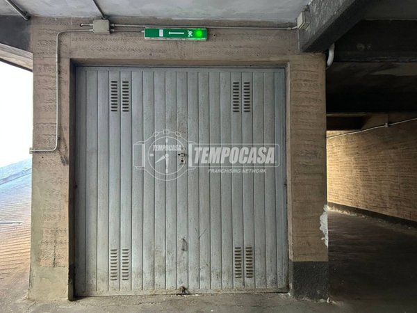 box auto in vendita a Collegno in zona Leumann