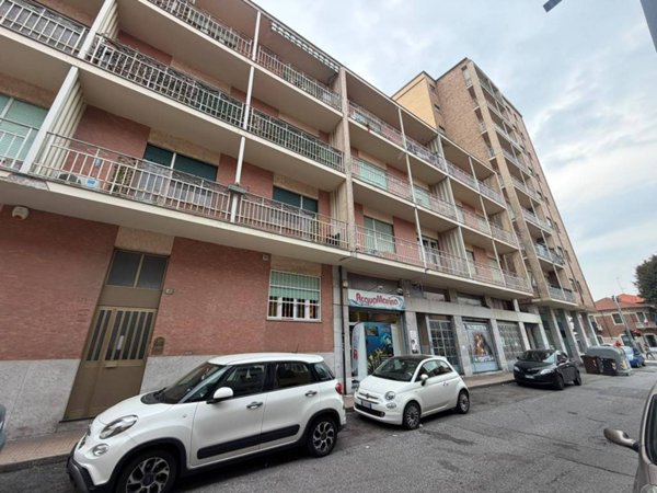 appartamento in vendita a Collegno in zona Leumann