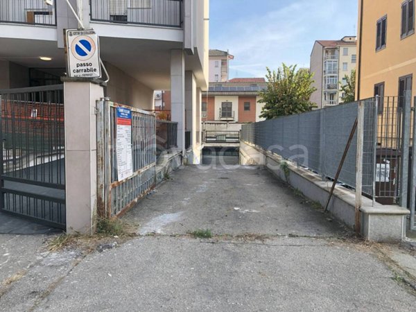 box auto in vendita a Collegno in zona Leumann