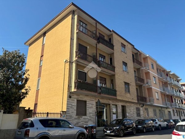 appartamento in vendita a Collegno in zona Leumann