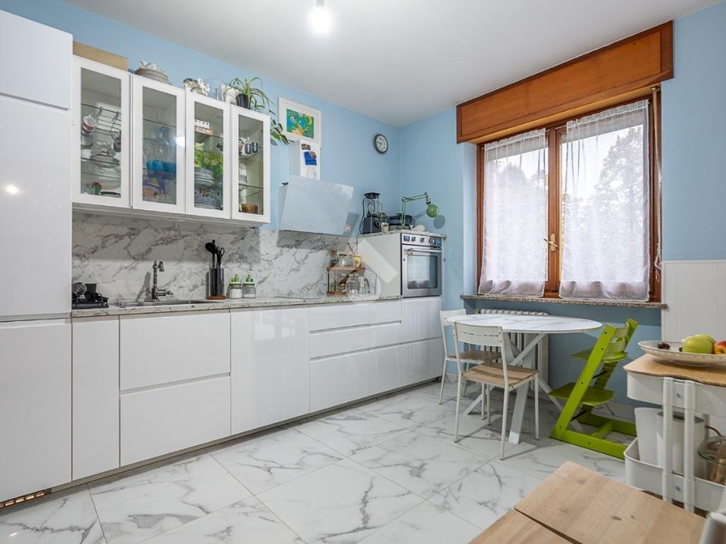 appartamento in vendita a Collegno in zona Leumann
