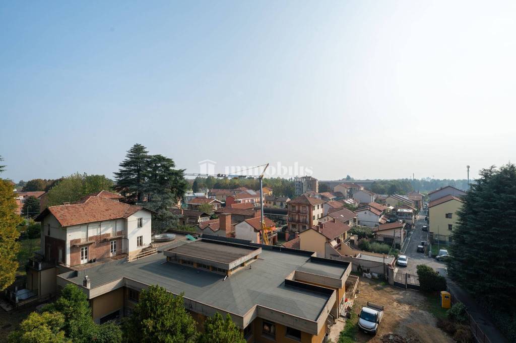 appartamento in vendita a Collegno in zona Leumann