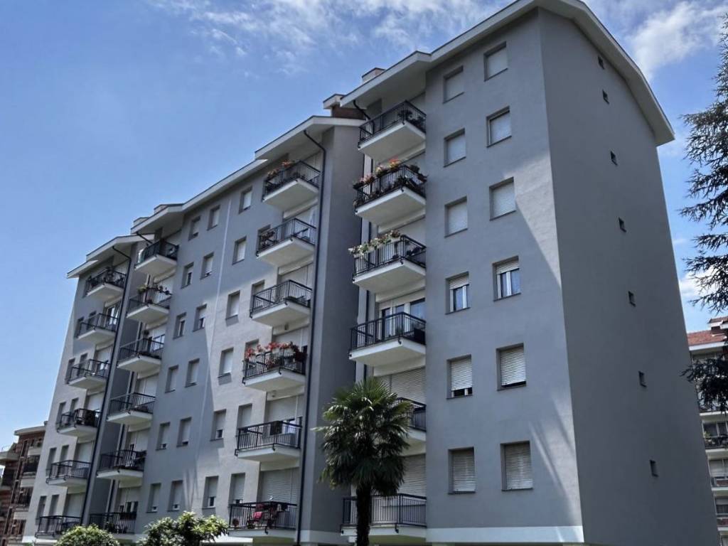 appartamento in vendita a Collegno in zona Leumann