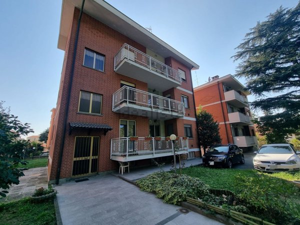 appartamento in vendita a Collegno in zona Leumann