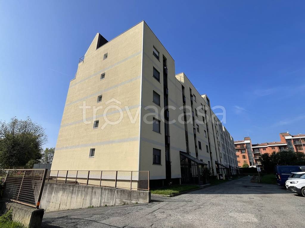 appartamento in vendita a Collegno in zona Leumann