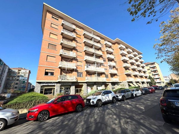 appartamento in vendita a Collegno in zona Leumann