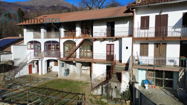 casa indipendente in vendita a Colleretto Castelnuovo