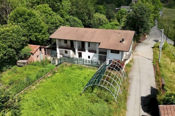 casa indipendente in vendita a Colleretto Castelnuovo