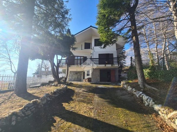 casa indipendente in vendita a Colleretto Castelnuovo