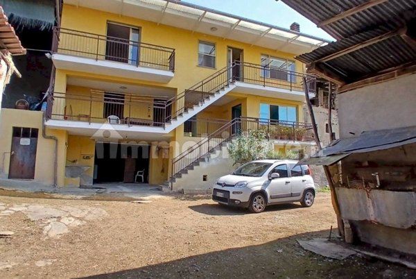 casa indipendente in vendita a Colleretto Castelnuovo