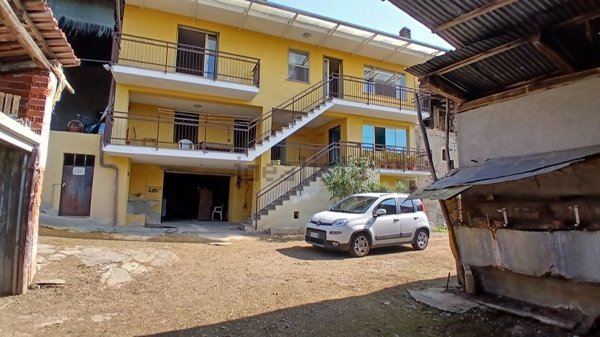 casa indipendente in vendita a Colleretto Castelnuovo