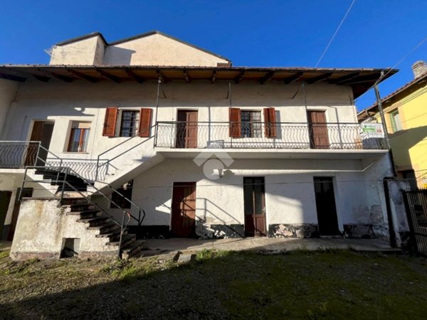 casa indipendente in vendita a Colleretto Castelnuovo
