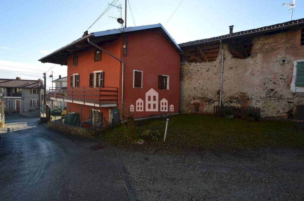 casa indipendente in vendita a Colleretto Giacosa