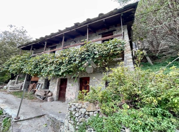 casa indipendente in vendita a Condove in zona Pratobotrile
