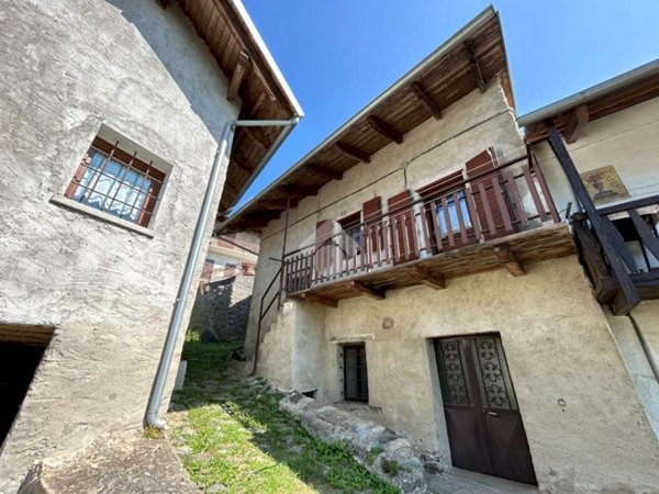 casa semindipendente in vendita a Condove in zona Bigliasco