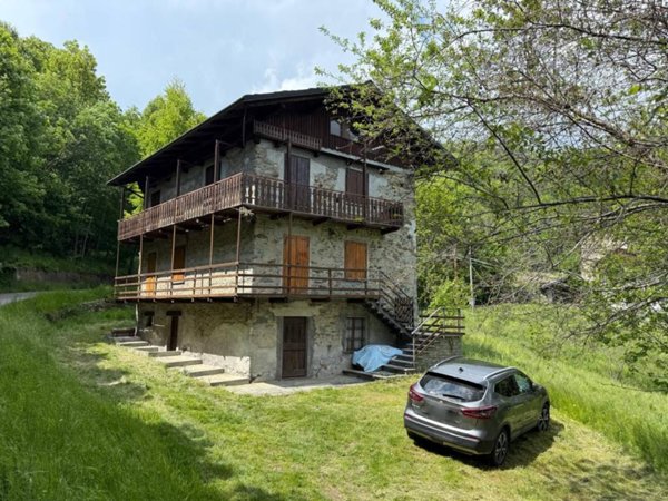 appartamento in vendita a Condove in zona Bigliasco