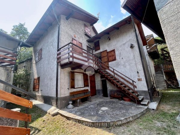 casa indipendente in vendita a Condove in zona Magnoletto