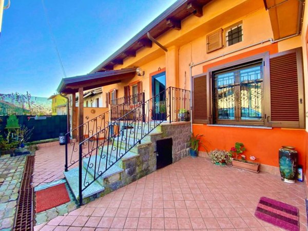 casa indipendente in vendita a Corio in zona Benne