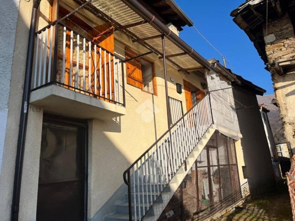 casa indipendente in vendita a Corio in zona Ritornato