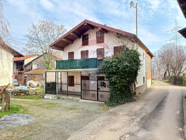 casa indipendente in vendita a Corio in zona Benne