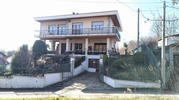 casa indipendente in vendita a Corio