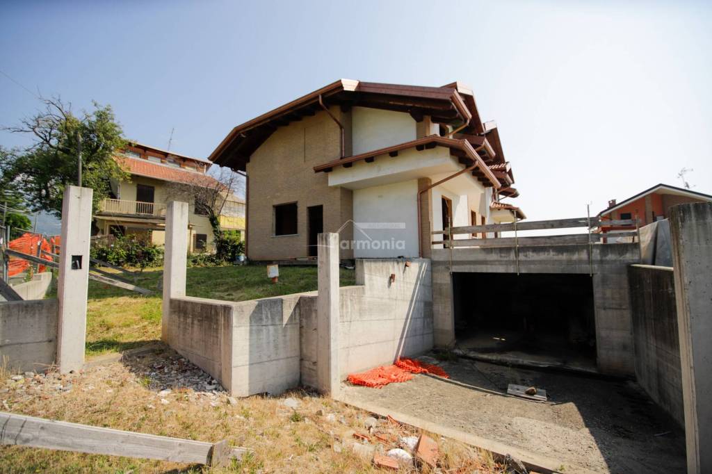 casa indipendente in vendita a Corio in zona Benne