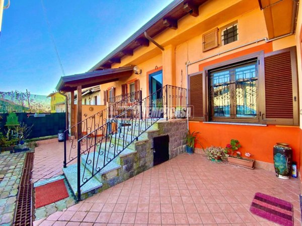 casa indipendente in vendita a Corio in zona Benne