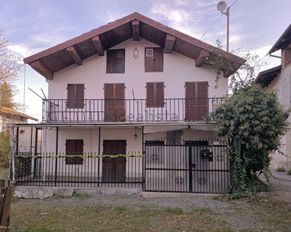 casa semindipendente in vendita a Corio in zona Benne