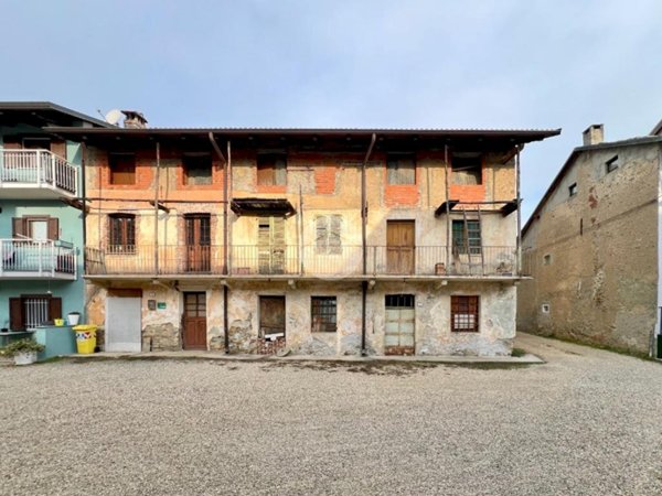 casa semindipendente in vendita a Corio in zona Benne