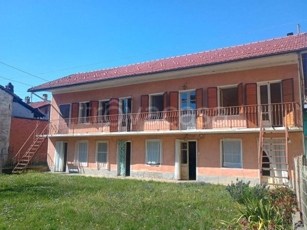 casa indipendente in vendita a Corio in zona Benne